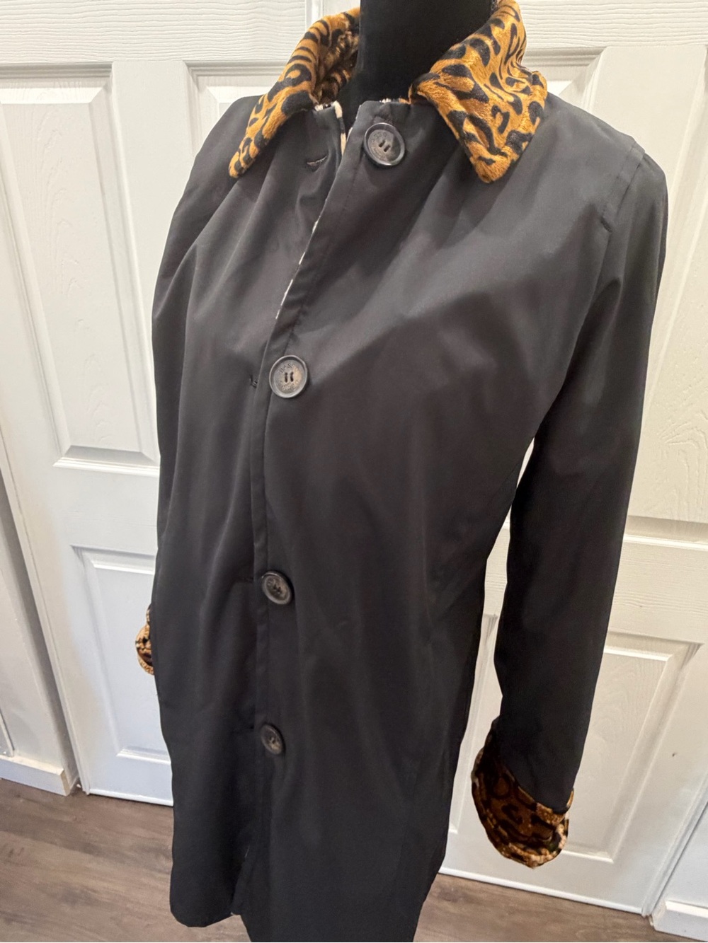 dennis basso Black Trench Coat with Leopard-Print Collar and Cuffs